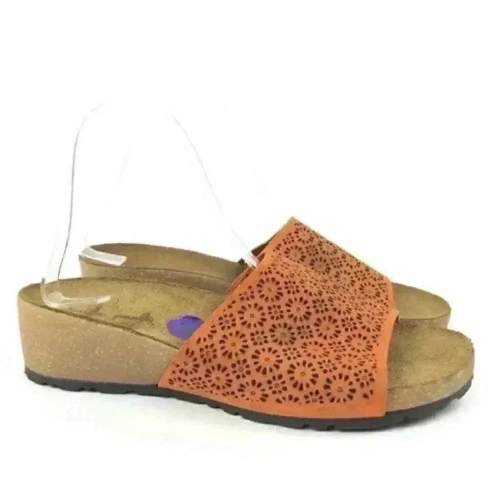 New Mila Paoli size 8.5 Italian Suede Floral Wedge
